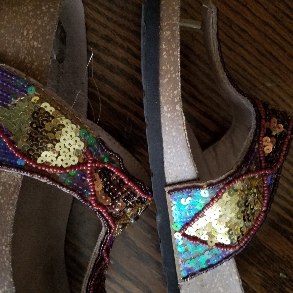 White Mountain sandals